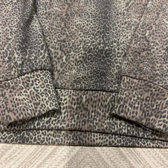 Chaser Girls Leopard Print Lightweight Sweatshirt - Picture 2 of 5